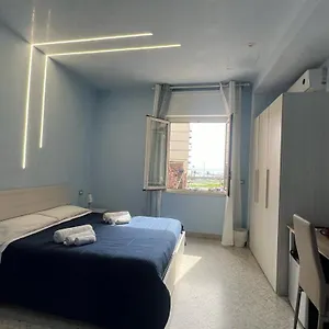 Panzió Stella, Catania-Fontanarossai nemzetközi repülőtér